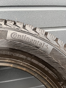 Комплект шипованных шин Continental, 4 шины, модель 235/65 R (8 фото из 8)