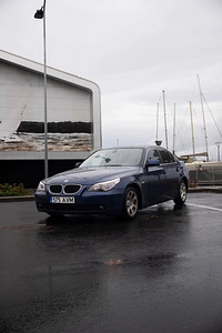 BMW 520i 2004 года (1 фото из 7)