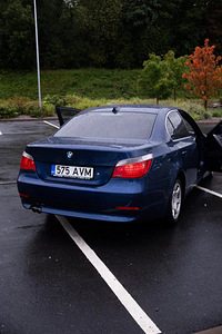 BMW 520i 2004 года (3 фото из 7)