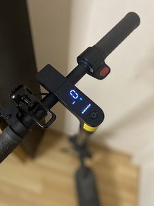 Elektritõukeratas Xiaomi Mi Electric Pro 2 (2 foto / 2)