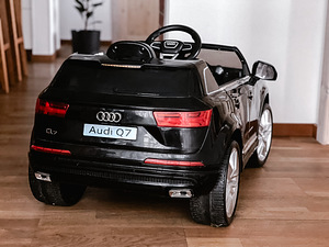 Laste Elektriauto Audi Q7 ja 2 akut (3 foto / 10)