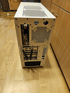 PC-Fractal Design: Ryzen 5 5600X, RAM32GB, GTX1650, SSD+HDD (4 foto / 6)