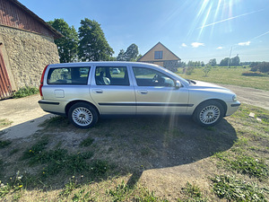 Volvo V70 2.4 103kw (2 foto / 9)