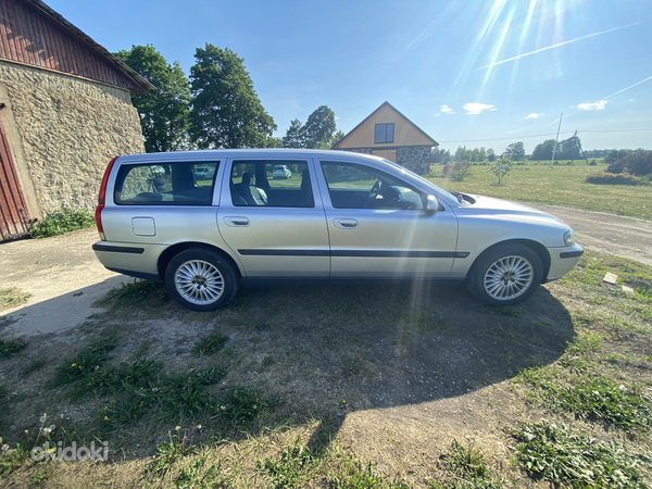 Volvo V70 2.4 103kw (foto #2)