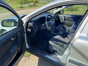 Volvo V70 2.4 103kw (5 foto / 9)