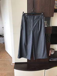 Tommy Hilfigher Laiad hallid püksid (1 foto / 2)