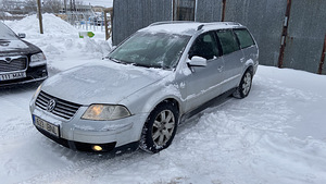 Volkswagen Passat HIGHLINE 4-MOTION (8 foto / 12)