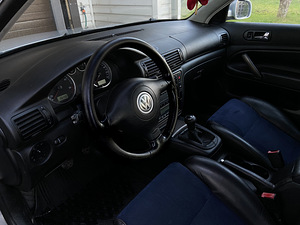 Volkswagen Passat HIGHLINE 4-MOTION (3 foto / 7)