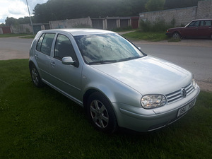 Volkswagen Golf 1,6 77kw 2003 (1 foto / 11)