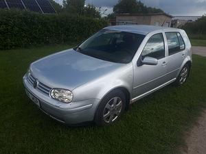 Volkswagen Golf 1,6 77kw 2003 (3 foto / 11)