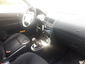 Volkswagen Golf 1,6 77kw 2003 (5 foto / 11)