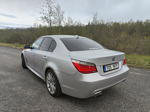 BMW 530d xdrive (6 foto / 9)