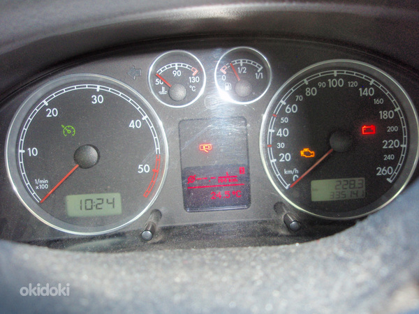 VW Passat 1.9 дизель 2005г. (фото #4)