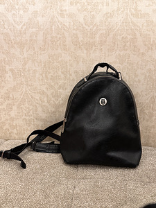 Tommy hilfiger seljakott (1 foto / 9)