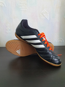 Adidas saalijalanõud - Suurus 44 (1 foto / 3)