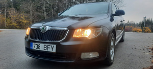 Skoda Superb (1 фото из 8)
