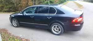 Skoda Superb (4 фото из 8)