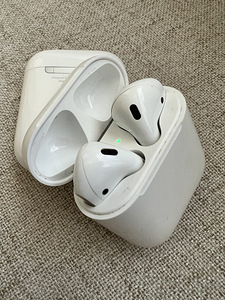 Apple AirPods 2 Gen Wireless Case kõrvaklapid heas korras (4 foto / 4)