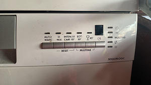Посудомоечная машина AEG (7 фото из 7)