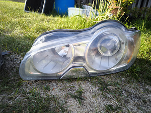Jaguar XF esituled. Parem + vasak (2 foto / 7)