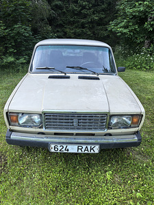 Lada 2107 (Vaz 2107) (7 фото из 11)