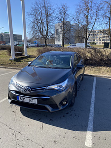 Toyota Avensis (1 foto / 4)