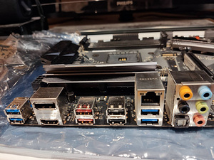 ROG STRIX B350-F GAMING (2 foto / 2)