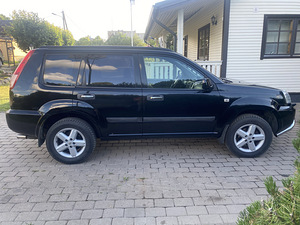 Nissan X-Trail (2 foto / 9)