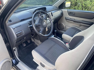 Nissan X-Trail (6 фото из 7)