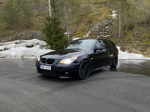 BMW 530xd 173kw 2007a (1 foto / 8)
