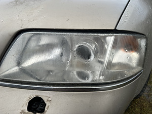 Передние фары Audi A6 C5 (2 фото из 2)