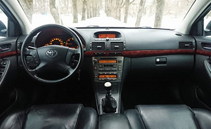 Toyota Avensis 2005 (5 foto / 6)