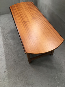 Журнальный столик (3 фото из 10)