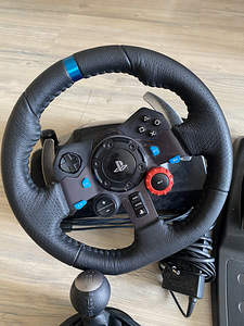 Logitech G29 + рычаг переключения передач (2 фото из 4)