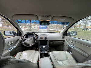 Volvo XC90 2.4 дизель (7 фото из 12)
