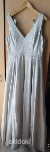 Торжественное длинное серебряное платье размер L (фото #1)