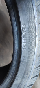 225/40 / Р18 (2 фото из 2)