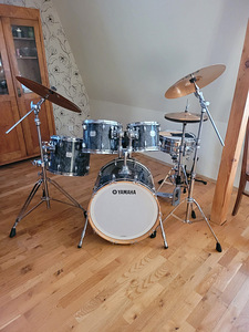 Yamaha Maple Custom trummid + soolotrumm + Meinl taldrikud (3 foto / 6)