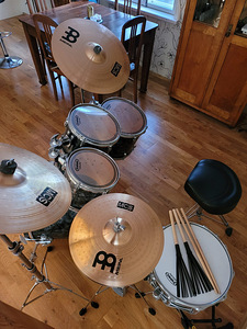 Yamaha Maple Custom trummid + soolotrumm + Meinl taldrikud (5 foto / 6)