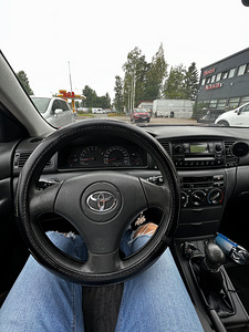 Toyota Corolla 2003 1.4 71 Kw Bensiin (2 foto / 11)