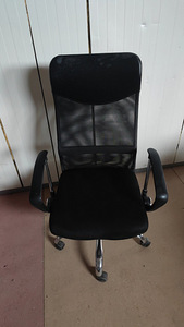 Офисное кресло + вешалка