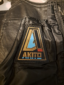 Nahast komplekt L-XL (9 foto / 10)