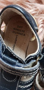 Детская обувь Dunnes р. 24/7 (3 фото из 3)