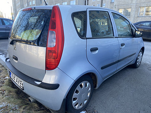 Mitsubishi Colt (9 foto / 12)