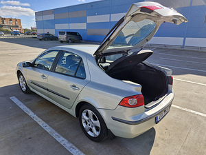 Renault Laguna 2.0 99 kW (8 foto / 11)