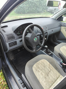 Skoda Fabia (7 foto / 9)