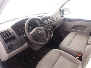 Volkswagen Transporter 2015 (4 foto / 7)