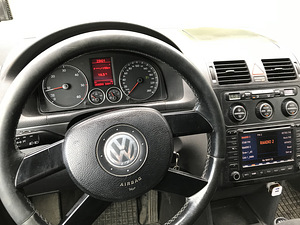 VOLKSWAGEN TOURAN 2.0 TDI 103kW (10 foto / 10)