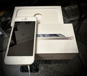 iPhone 5 Varuosad. Varuosadeks (1 foto / 2)