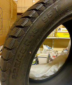 MÜÜDUD! Continental Talverehvid 225/45 R18. (2 foto / 4)